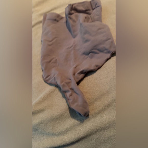 Skims lg -XL black sculpting thong NIB - Picture 8 of 8